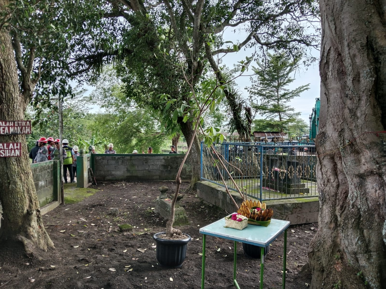 Makam Mbah Celeng yang terkena Tol Jogja-Solo seksi 2.2 dan sudah dipindah