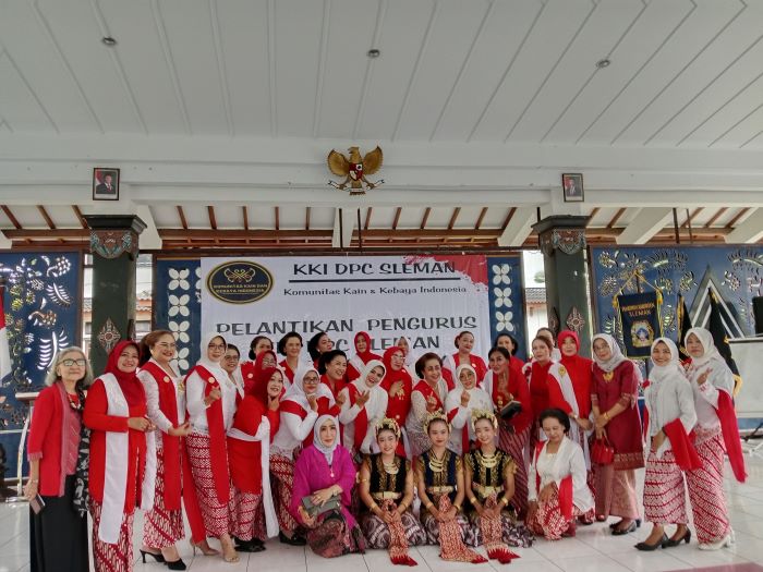 Pelantikan pengurus baru Komunitas Kain dan Kebaya Indonesia Dewan Pimpinan Cabang Kabupaten Sleman Rabu (29/1/2025).