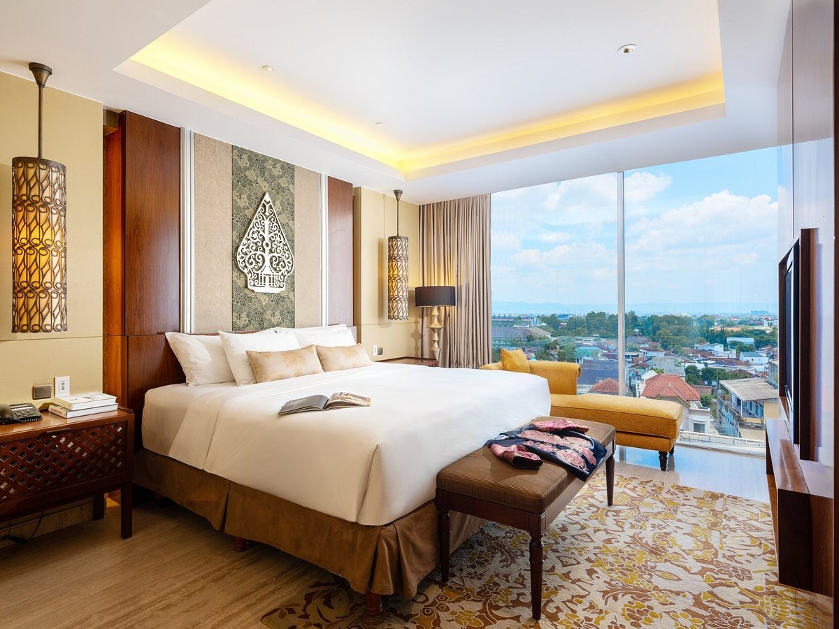 Salah satu kamar hotel mewah di Jogja.