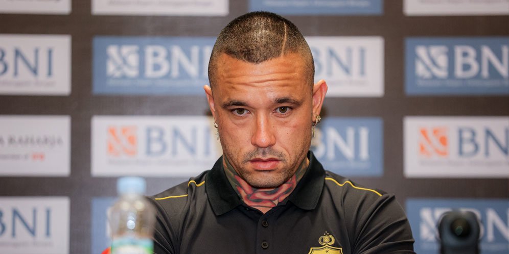 Radja Nainggolan ditangkap polisi atas dugaan penyelundupan kokain usai mencetak goal untuk Lokeren-Temse.