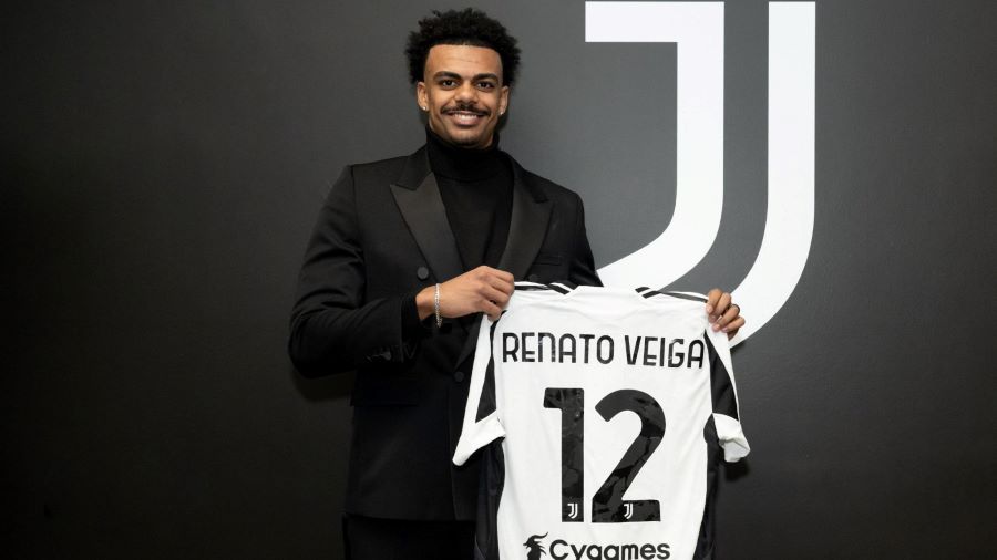 Renato Veiga, bek muda berbakat asal Portugal, resmi bergabung dengan Juventus dengan status pinjaman dari Chelsea.&nbsp;