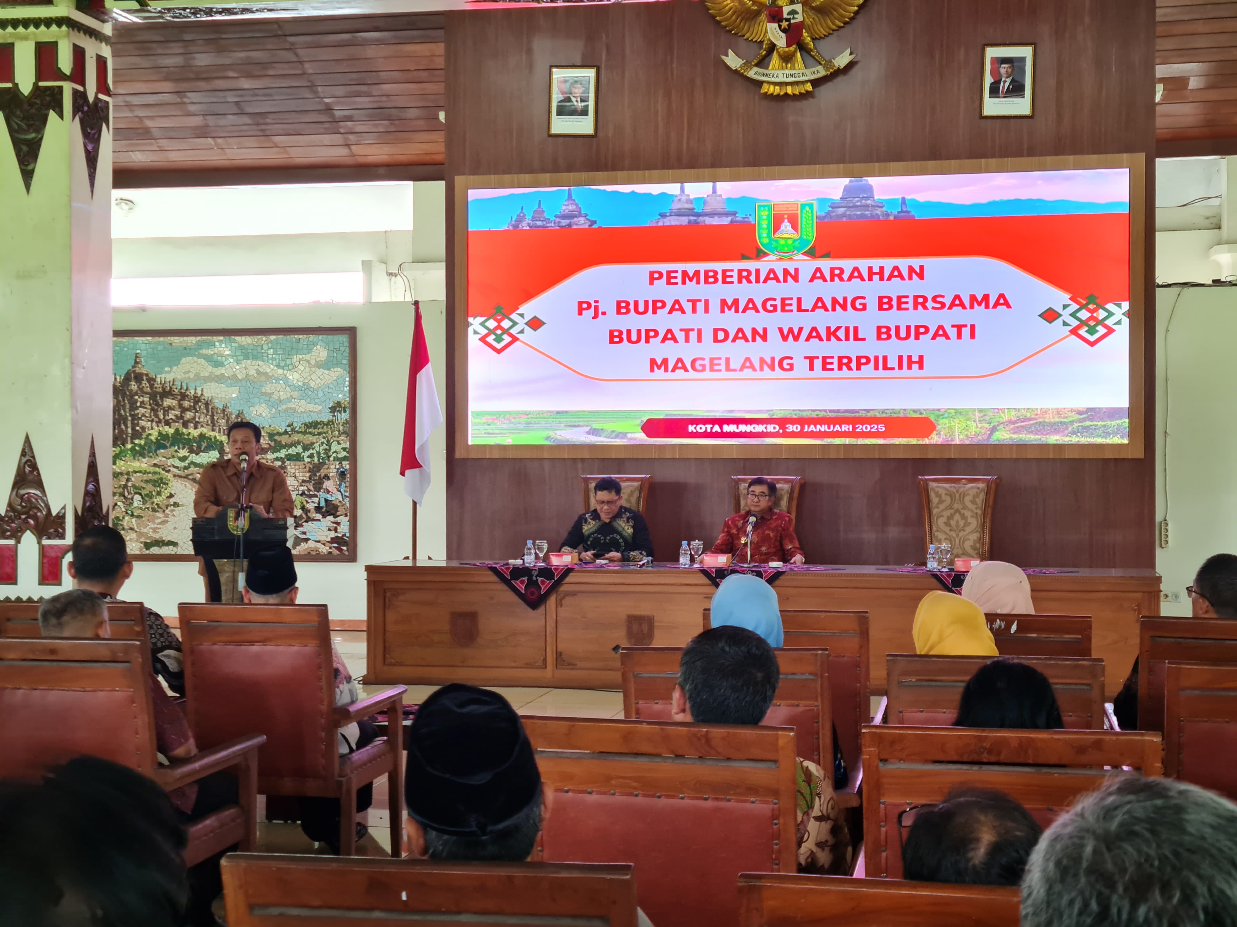 PAPARAN: Wakil Bupati Magelang terpilih Sahid saat menyampaikan arahan kepada seluruh OPD di lingkungan Pemkab Magelang, Kamis (30/1).