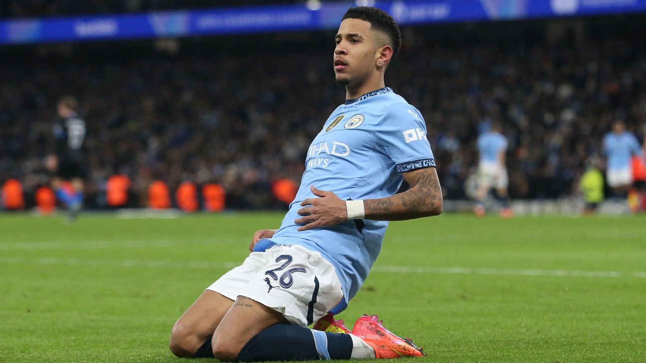 Selebrasi Savinho usai mencetak gol dalam kemenangan 3-1 Manchester City atas Club Brugge di Liga Champions