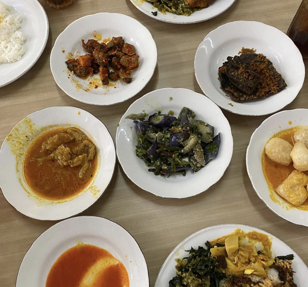 Menu Nasi Padang Payakumbuh di Yogyakarta.