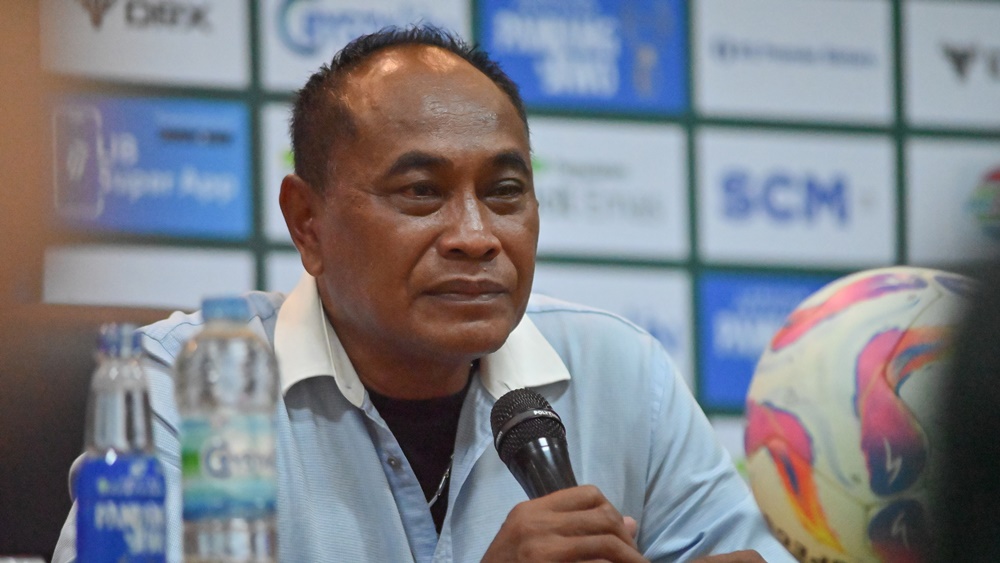 Pelatih PSKC Cimahi, Kas Hartadi dalam sesi pers pre-match Pegadaian Liga 2 2024/25 kontra Persijap (LIB)
