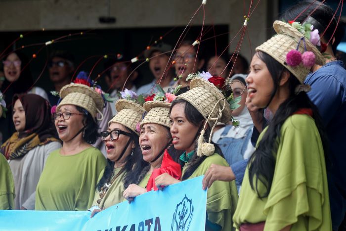 Puluhan dosen Institut Seni Indonesia (ISI) Jogja menggelar aksi menuntut pencairan tunjangan kinerja (tukin) dosen aparatur sipil negara (ASN) Kementerian Pendidikan Tinggi Sains dan Teknologi
