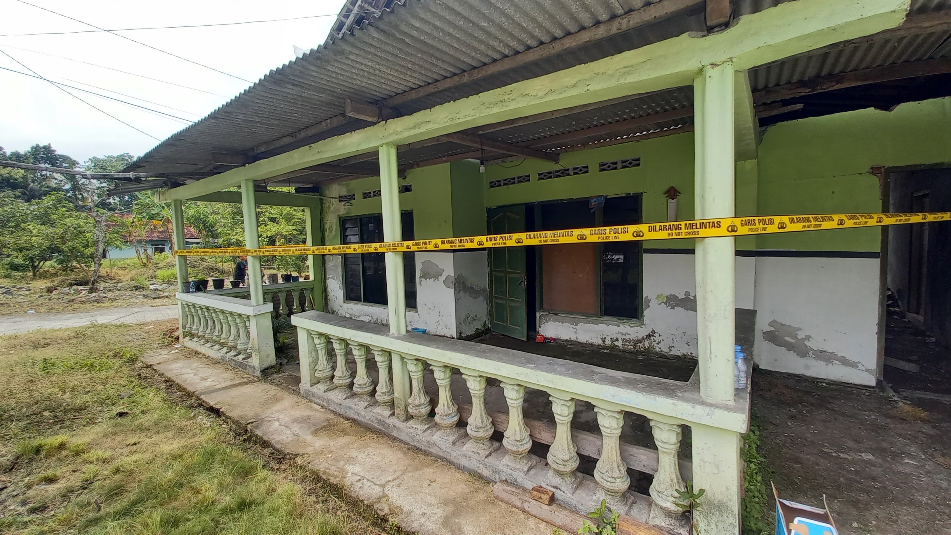 SEPI: Kondisi rumah Agus yang menjadi TKP kematian Watiyem.