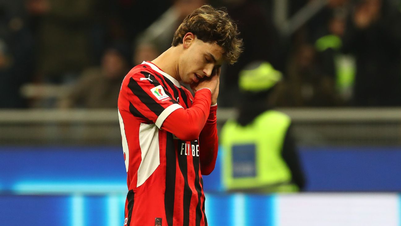 Selebrasi Joao Felix usai mencetak gol ke gawang AS Roma dalam laga debutnya bersama AC Milan
