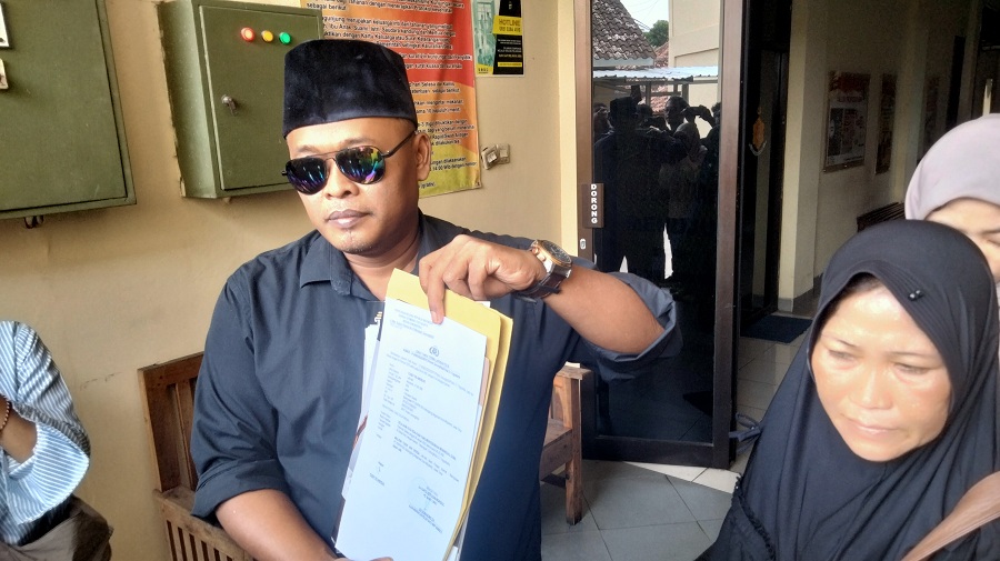 Keluarga Malven Yusuf Adh Dhuqa didampingi kuasa hukum melaporkan insiden Pantai Drini ke Mako Polres Gunungkidul, Selasa (4/2/2025).