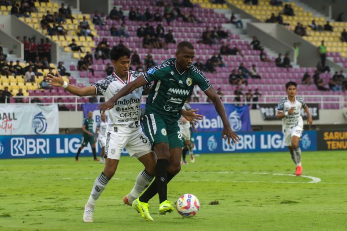 PSS Sleman kembali menelan pil pahit usai dipermalukan tamunya Bali United 1-2 di Stadion Manahan Solo Minggu (9/2/2025)
