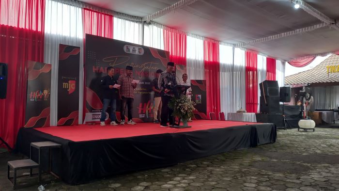 Pembacaan deklarasi profesionalisme wartawan di DIY yang dibacakan dari perwakilan wartawan di masing-masing kabupaten dan kota Senin (10/2/2025)