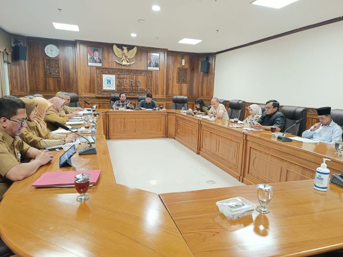 PRO GTT/PTT: Suasana rapat Komisi D DPRD Kabupaten Sleman bersama jajaran Dinas Pendidikan, Senin (10/2).