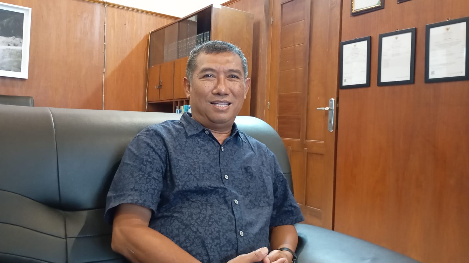 Direktur Utama (Dirut) PDAM Tirtamarta Yogyakarta Majiya saat ditemui Senin (10/2/2025).  (IWAN NURWANTO/Radar Jogja)