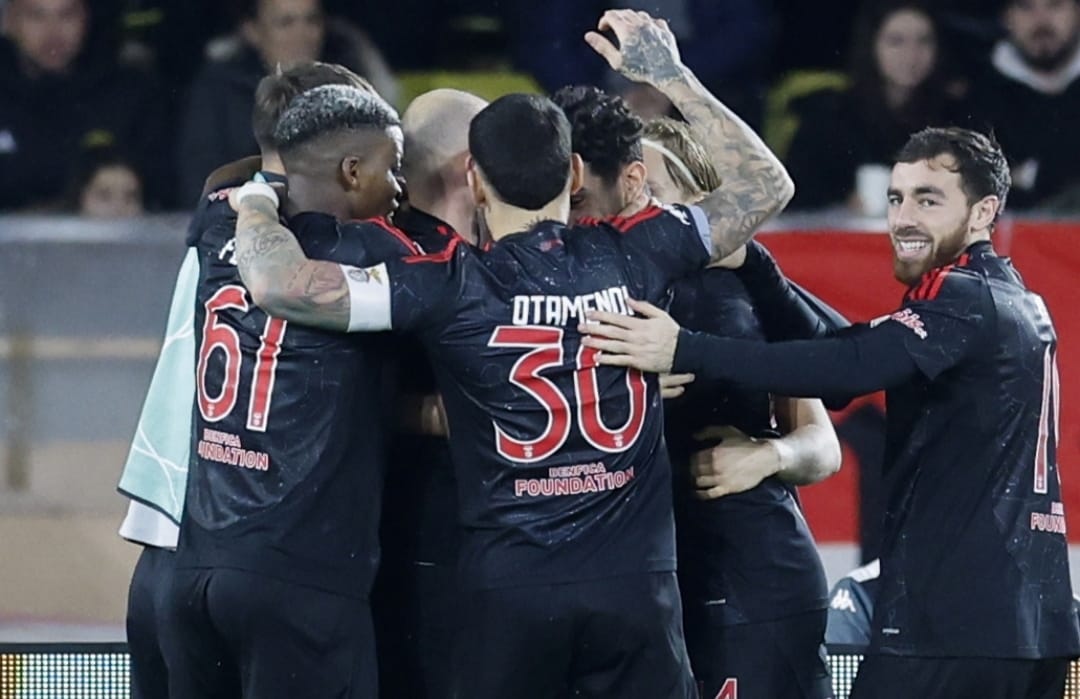 Selebrasi pemain Benfica usai Vangelis Pavlidis mencetak gol kemenangan atas Monaco di leg pertama playoff fase gugur Liga Champions