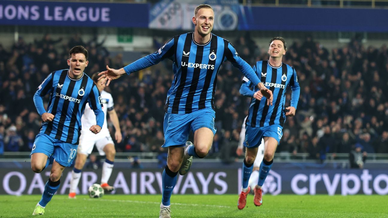 Selebrasi pemain Club Brugge usai kalahkan Atalanta pada leg pertama playoff babak 16 besar Liga Champions