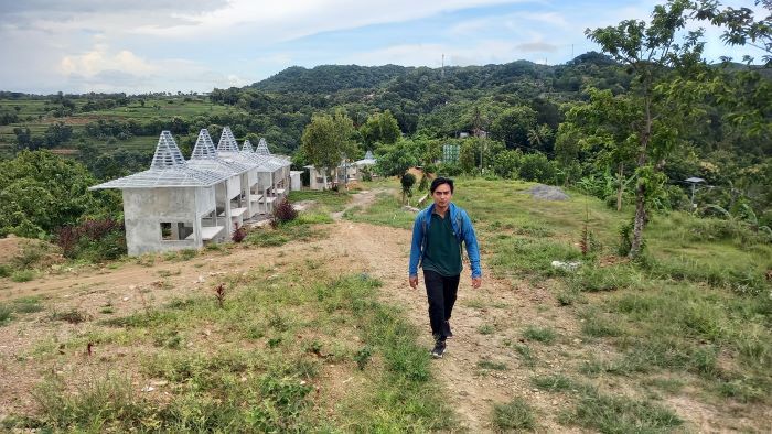 SETENGAH JADI: Bangunan sarana dan prasarana di Agrowisata Bukit Dermo, Selopamioro, Imogiri, Bantul yang belum bisa difungsikan Jumat (14/2/2025).