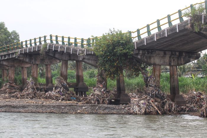 Jembatan Srandakan 1 yang konstruksinya sudah tak lagi kokoh