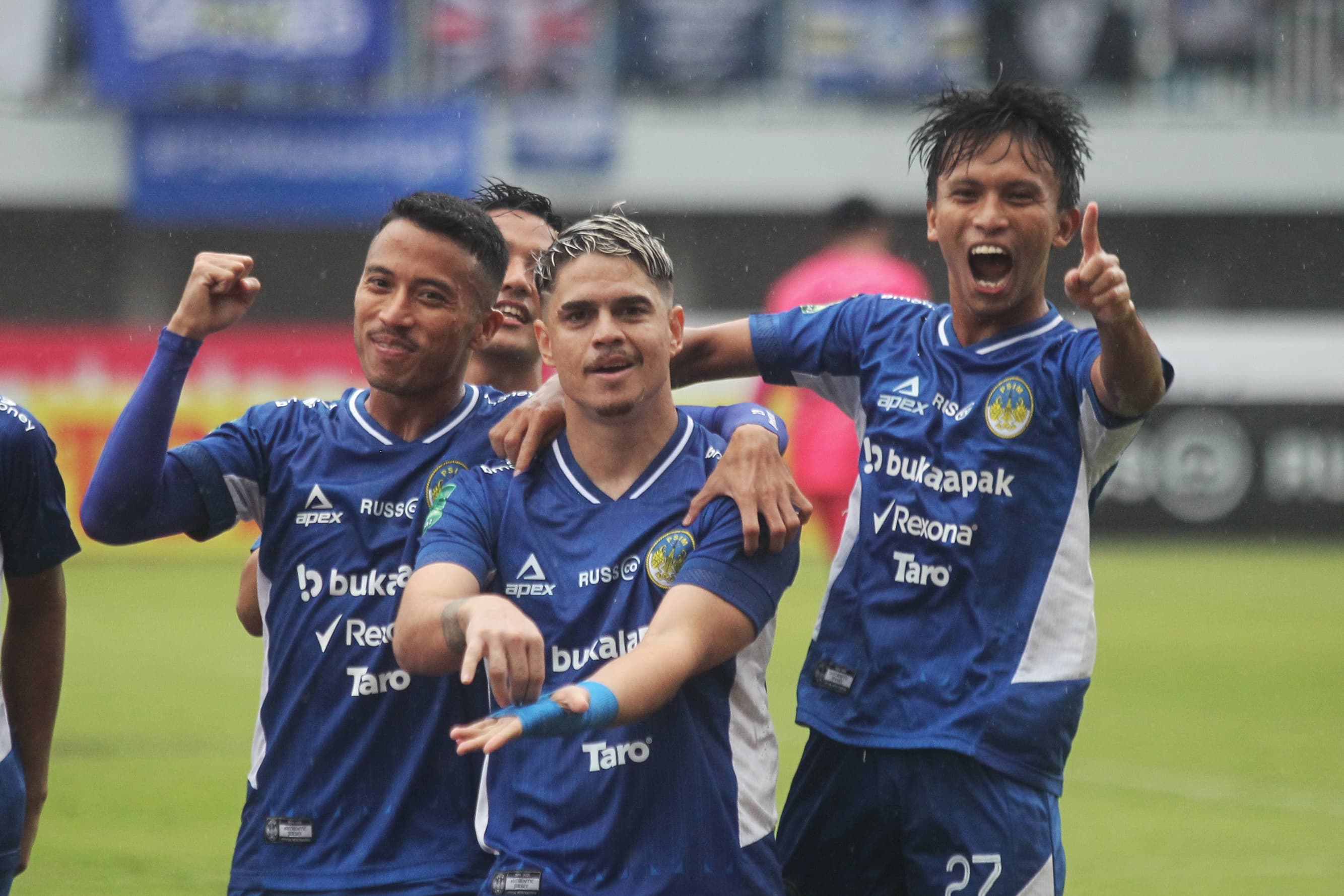 TAJAM: Selebrasi pemain PSIM Jogja usai Rafinha mencetak gol ke gawang PSPS Pekanbaru melalui penalti (Guntur Arga Tirtana/ Radar Jogja)