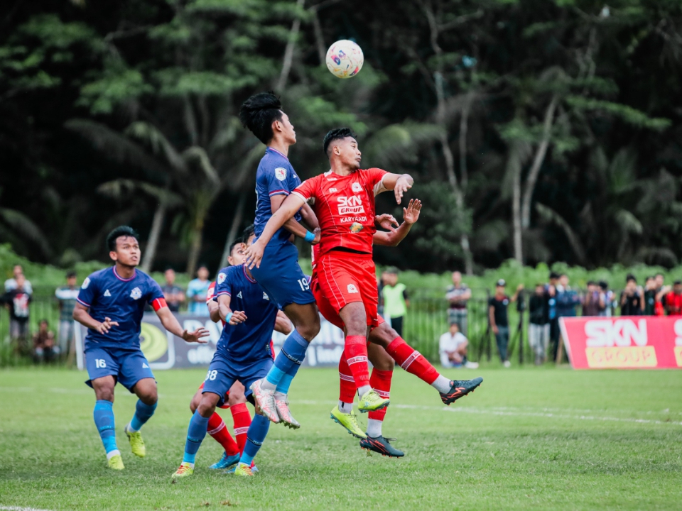 Pemain Persak Kebumen mengakhiri perjalanan di Liga 4 Jateng usai menjamu Persika Karanganyar, Minggu (16/2).