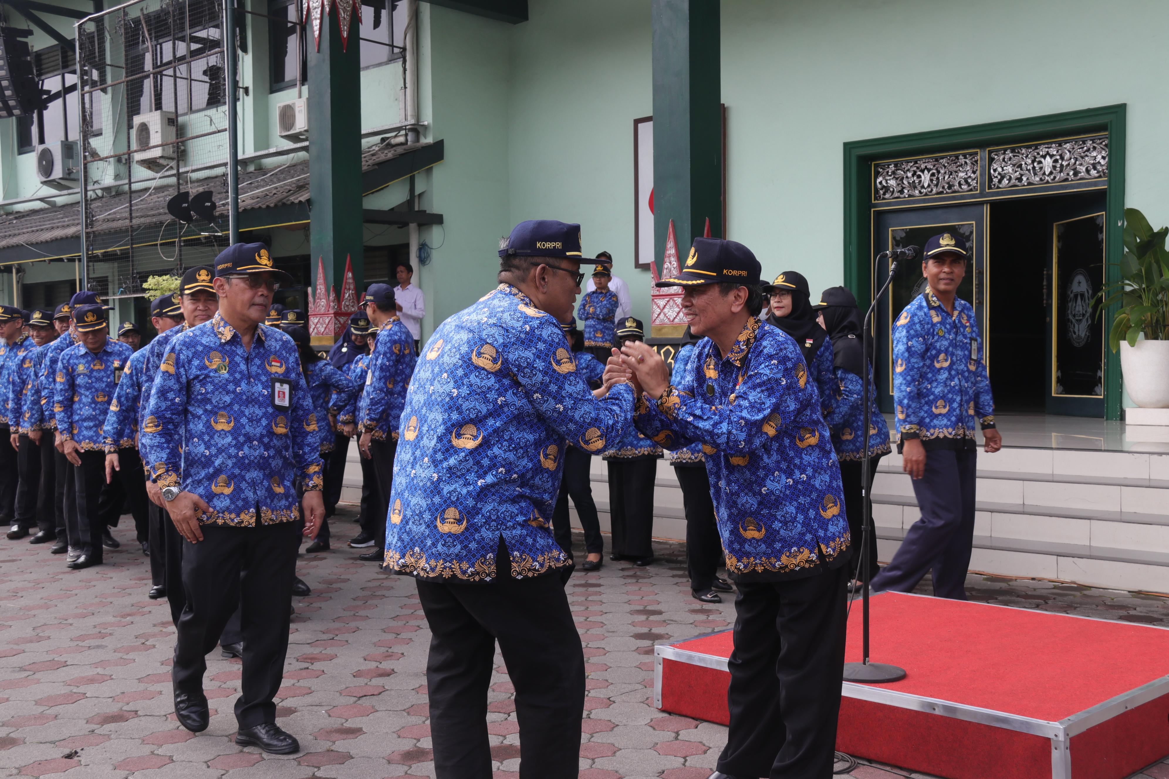 Pejabat Pemkot Jogja pasca mengikuti upacara terakhir bersama Pj Walikota Sugeng Purwanto sebelum purna tugas, Senin (17/2/2025).