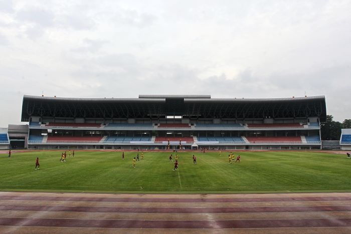 BUKAN MILIK PEMKOT: Stadion Mandala Krida biasa digunakan oleh atlet dari Kota Jogja untuk latihan. Hanya saja, fasilitas penunjang olahraga ini di bawah kewenangan Pemprov DIY