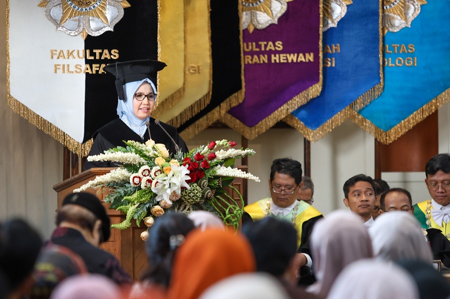 HEADSHOT: Prof Murti yang merupakan istri Wakil Menteri Kementerian Komunikasi dan Digital (Komdigi) RI Nezar Patria ini, dikukuhkan sebagai Guru Besar bidang Filsafat Pendidikan UGM.