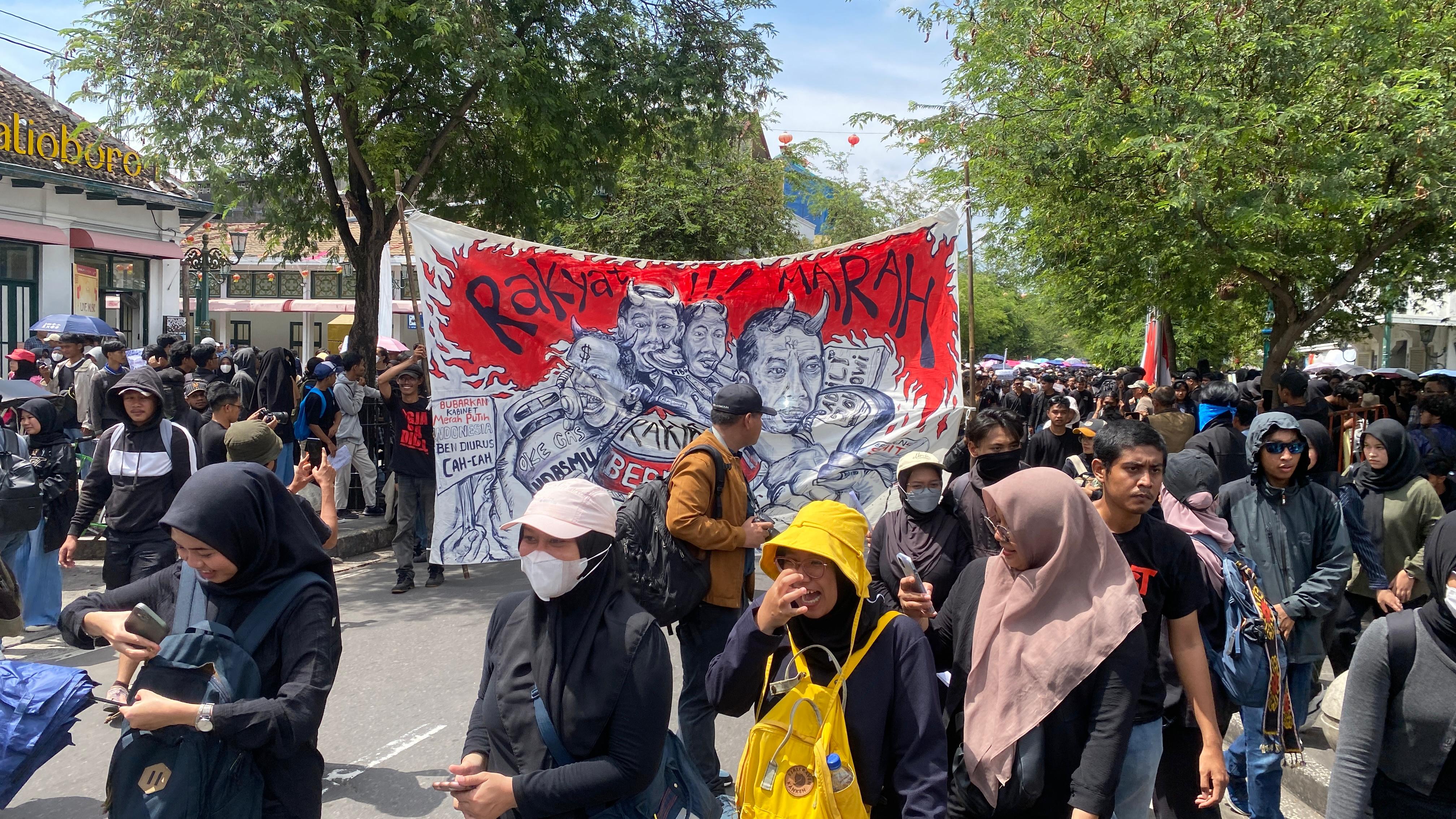 Suasana Aksi Jogja Memanggil di Jalan Malioboro, Jogja, Kamis (20/2/2025)