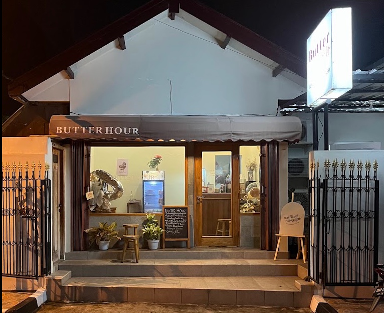 Suasana hangat di Butter Hour dessert shop.  (Dok. Google Photo by Ce)