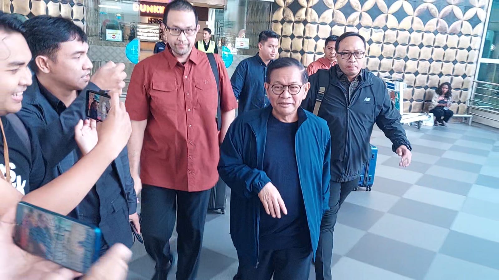 KEDATANGAN: Gubernur Jakarta Pramono Anung tiba di YIA, siang tadi.&nbsp;