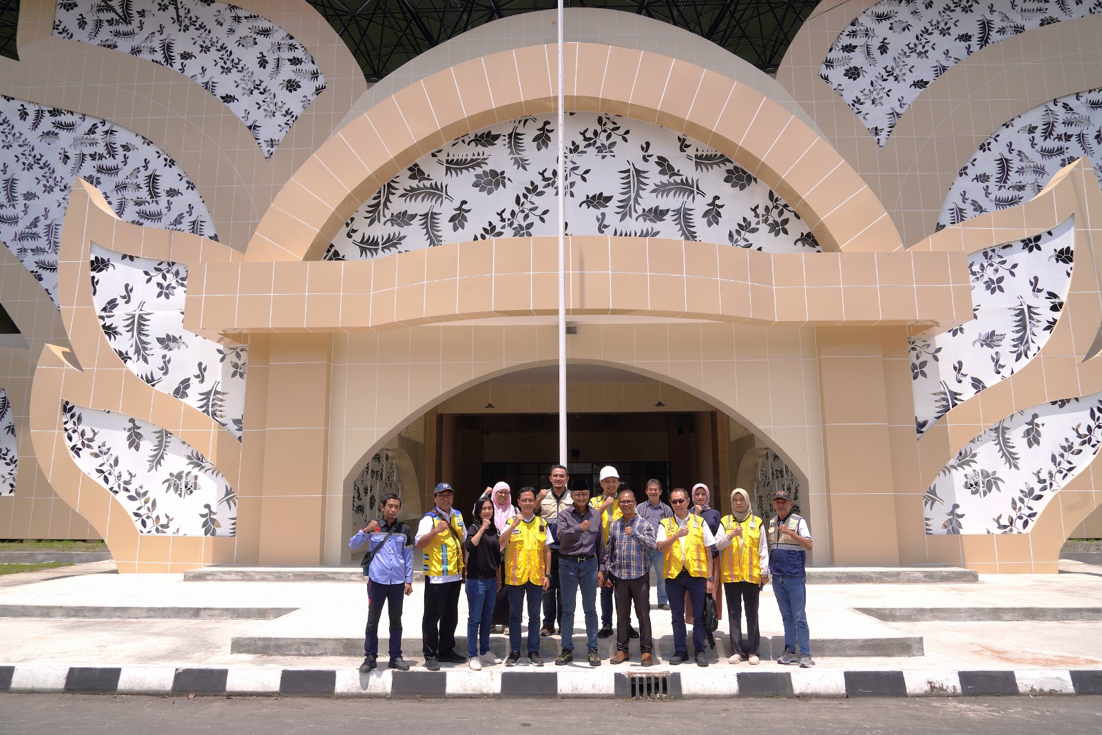 Kunjungan Menteri Pekerjaan Umum Dody Hanggodo ke Stadion Maguwoharjo.