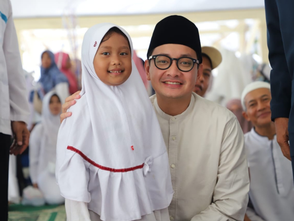 BERBAUR : Wakil Bupati Purworejo Dion Agasi Setiabudi menyapa kalangan ulama dan santri setelah dirinya dilantik.