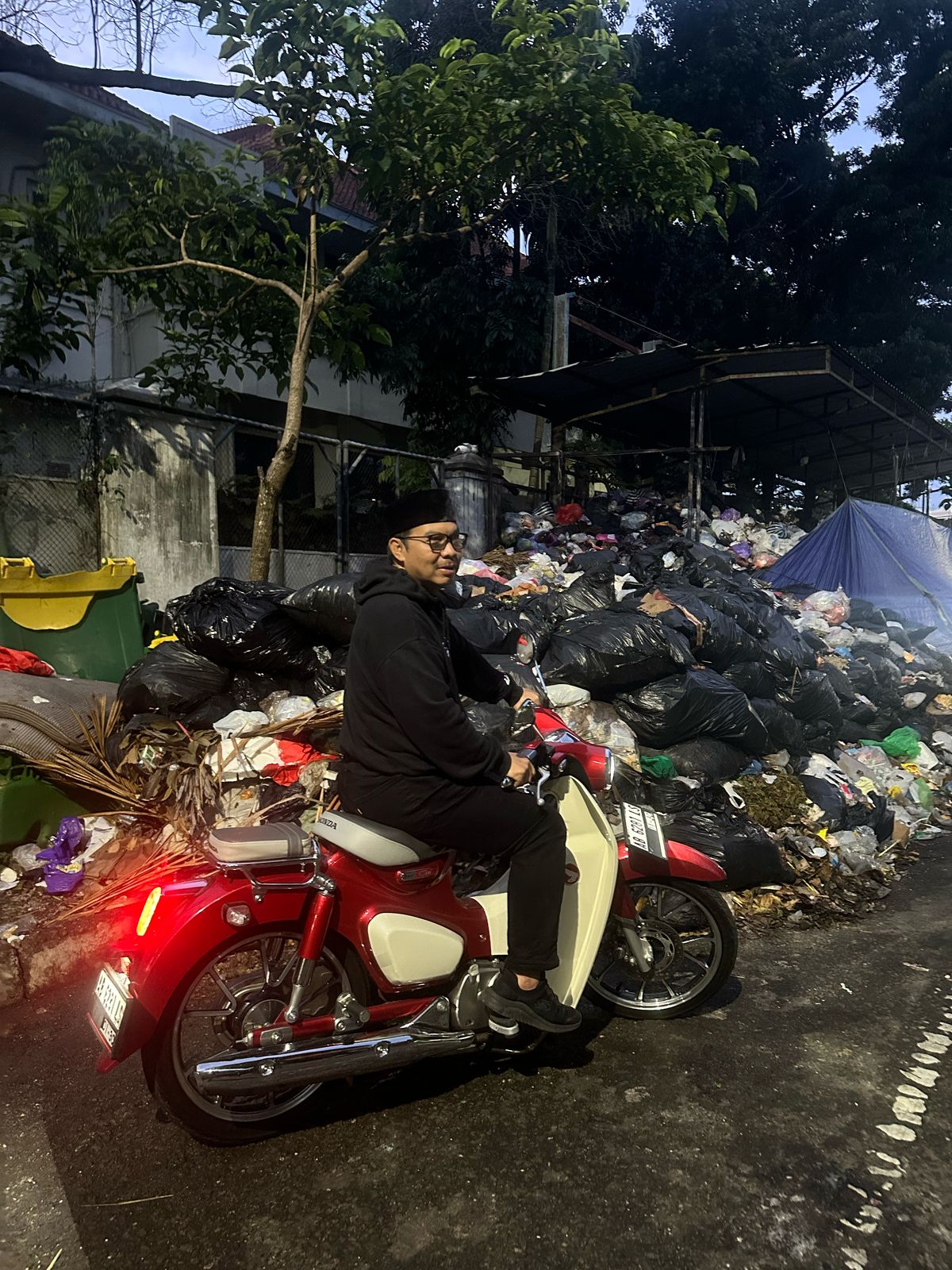 Keliling Kota Naik Motor, Wali Kota Hasto Wardoyo Langsung Kerja Tangani Sampah&nbsp;di Kota Yogya