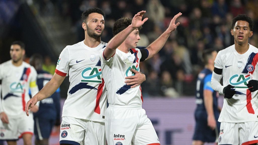 Selebrasi pemain PSG setelah kemenangan telak atas Stade Briochin