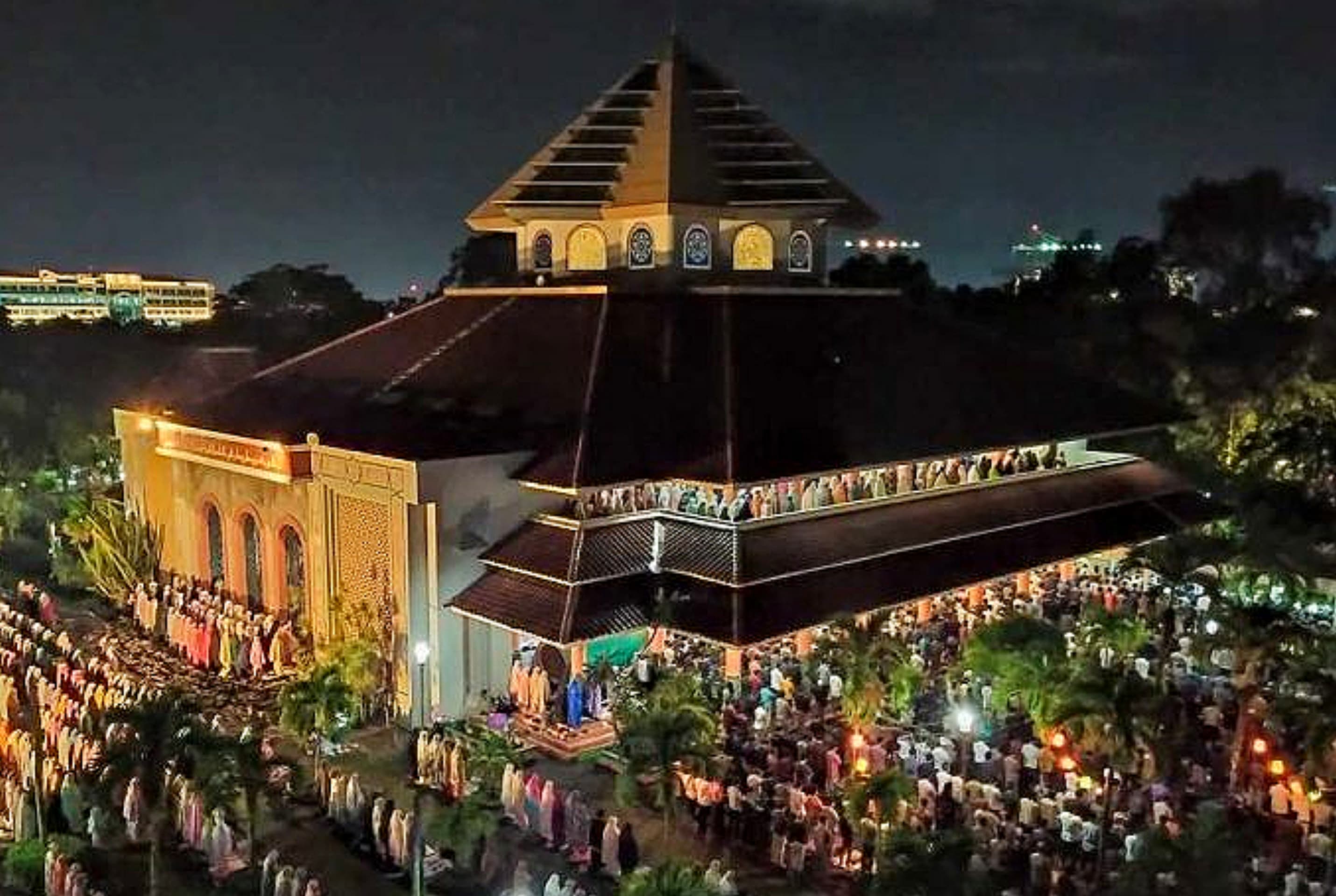 Menu buka puasa Ramadhan Di Kampus UGM 1446 H.&nbsp;