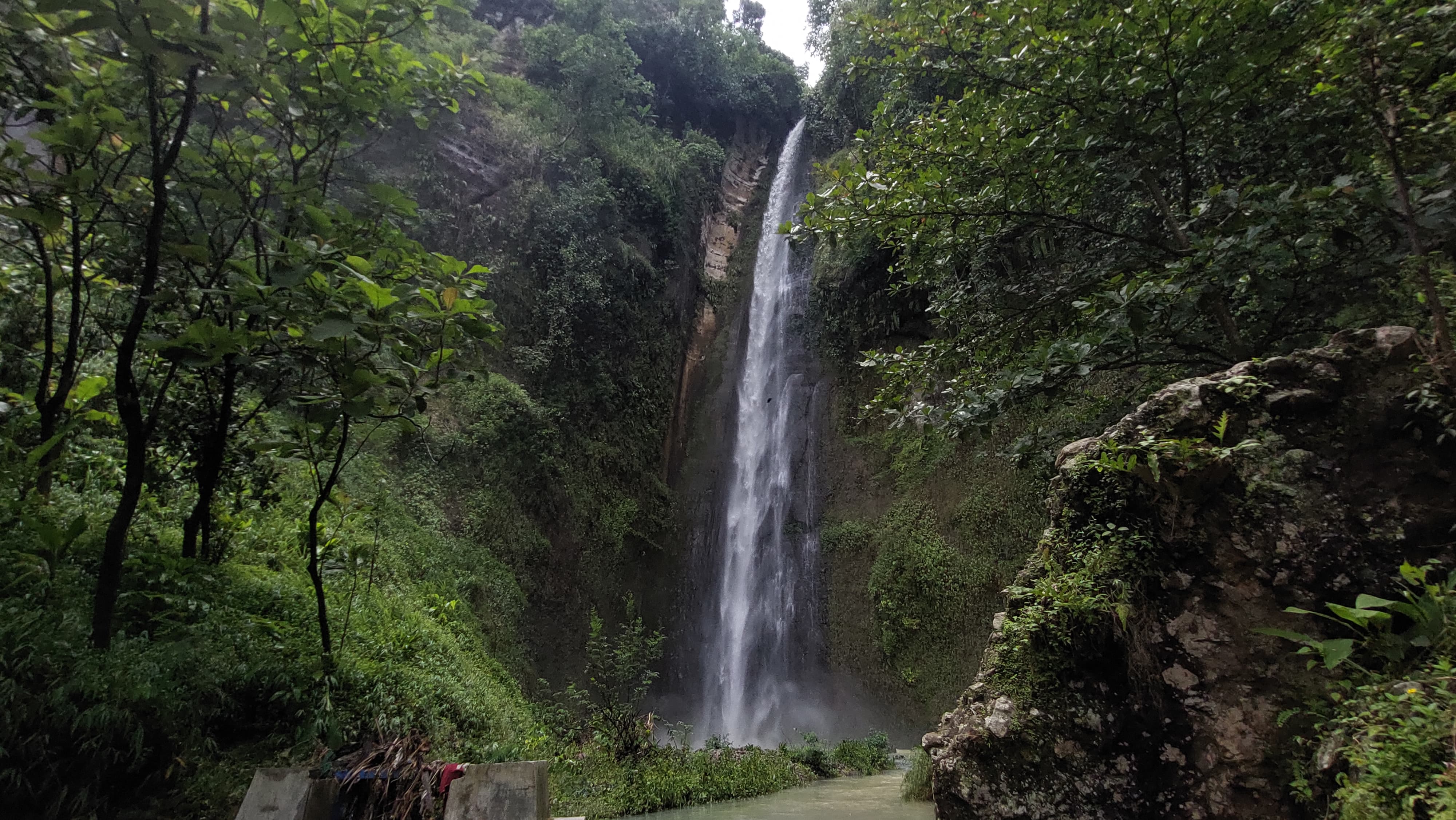 TERSEMBUNYI: Penampakan Air Terjun Sidoharjo yang masih alami.&nbsp;