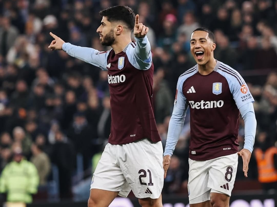 Selebrasi Marco Asensio usai cetak dua gol dalam kemenangan Aston Villa atas Cardiff City di FA Cup