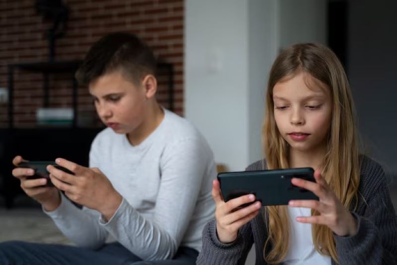Ilustasi Anak yang Kecanduan Bermain Game.