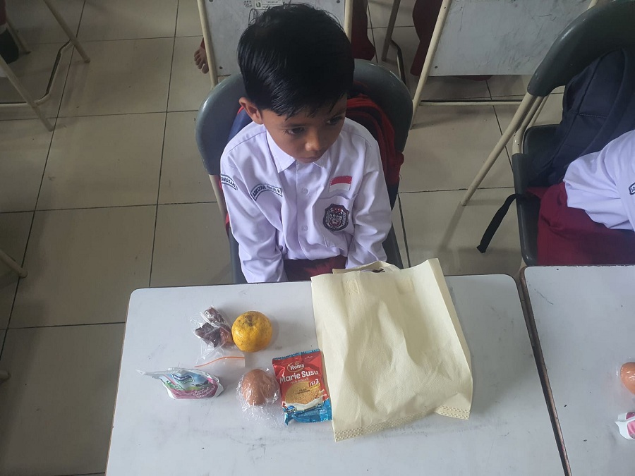 PROGRAM PUSAT: Menu MBG yang diberikan kepada siswa SD Negeri 1 Wonosari, Gunungkidul,&nbsp;Kamis&nbsp;(6/3/2025).&nbsp;