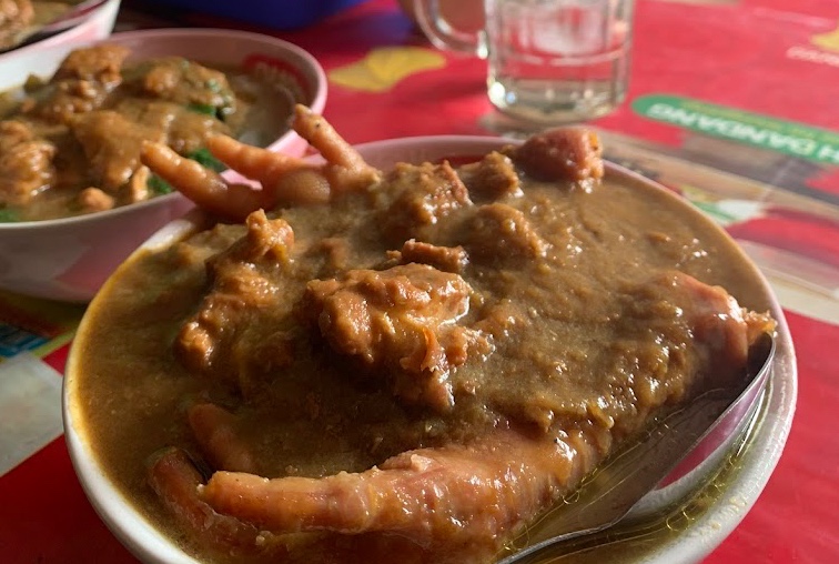 Sajian di Mie Ayam Tumini dengan Bumbu yang Berlimpang.  (sumber: google photo by Febita Fajarrani)
