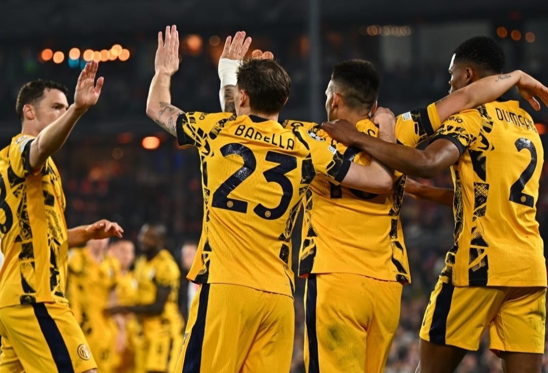 Selebrasi pemain Inter setelah mencetak gol ke gawang Feyenoord pada leg pertama babak 16 besar Liga Champions