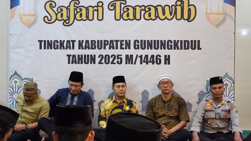 MOMENTUM: Safari Tarawih Wakil Bupati Gunungkidul Joko Parwoto bersama warga di Kalurahan Giripurwo, Purwosari, Gunungkidul.