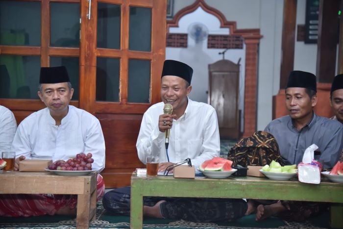 MENYAPA WARGA: Wakil Bupati Kebumen Zaeni Miftah hadir dalam Safari Ramadan di Masjid Nurul Huda, Desa Kaibon, Kecamatan Ambal.