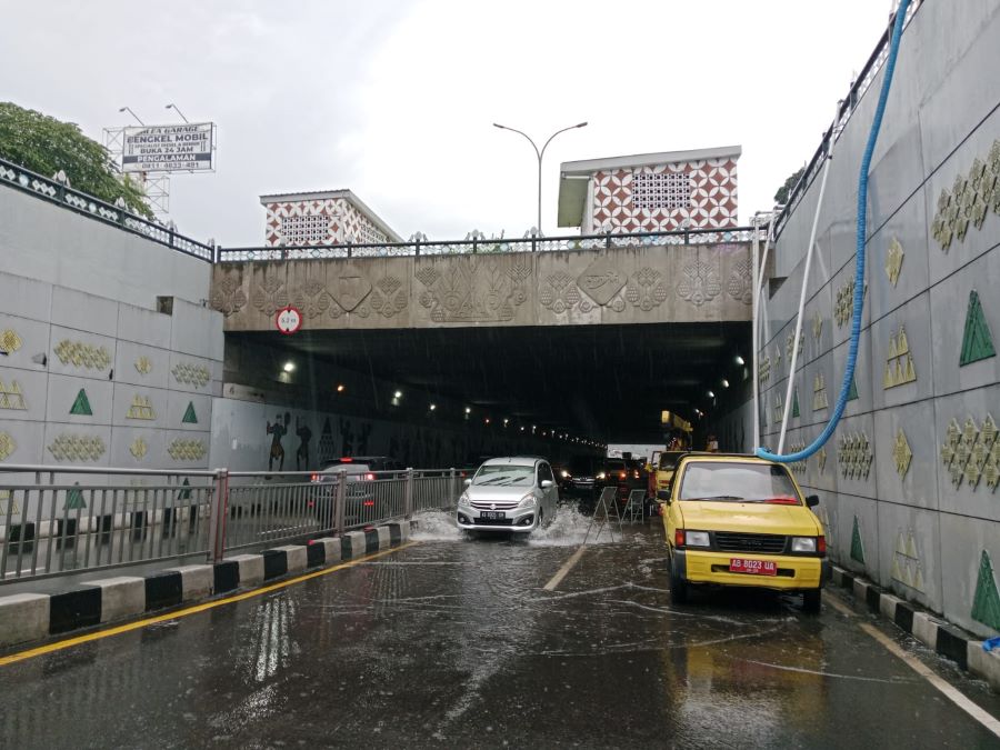 Pemompaan banjir di Underpass Kentungan