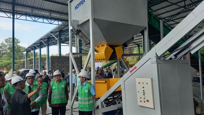 Uji coba: ITF Bawuran akan mulai beroperasi dengan kapasitas maksimal membakar 50 ton residu.&nbsp;