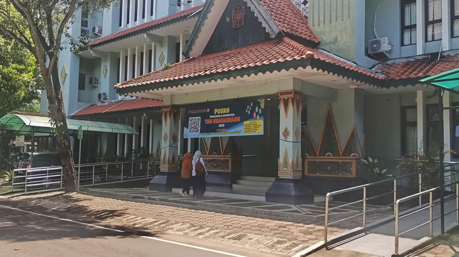 DIBUKA: Suasana di Posko Aduan THR milik Pemkot Jogja yang dibuka di Kantor Dinsosnakertrans, Kompleks Balai Kota Jogja pada Kamis (13/3/2025).