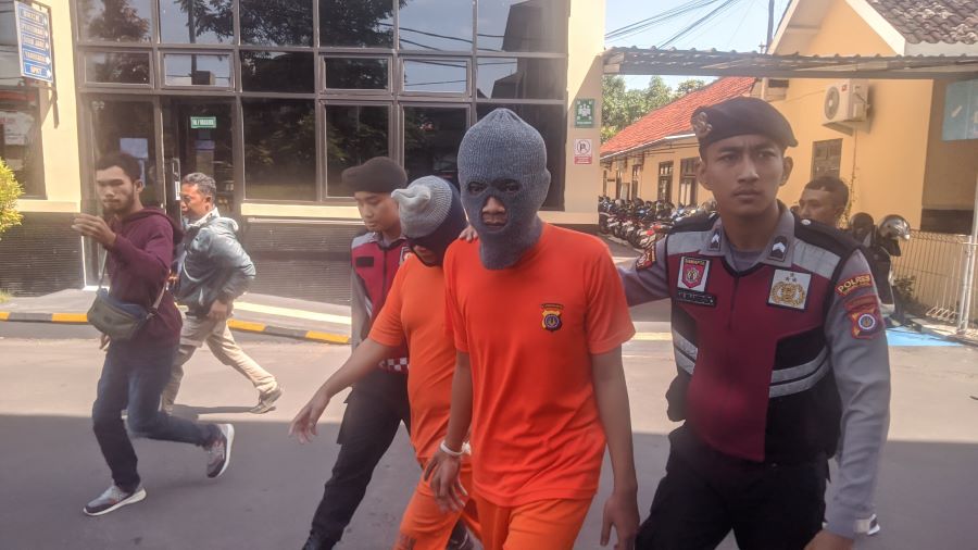 Dua pelaku pengedar uang palsu diamankan Jajaran Polsek Tanjungsari, Gunungkidul.