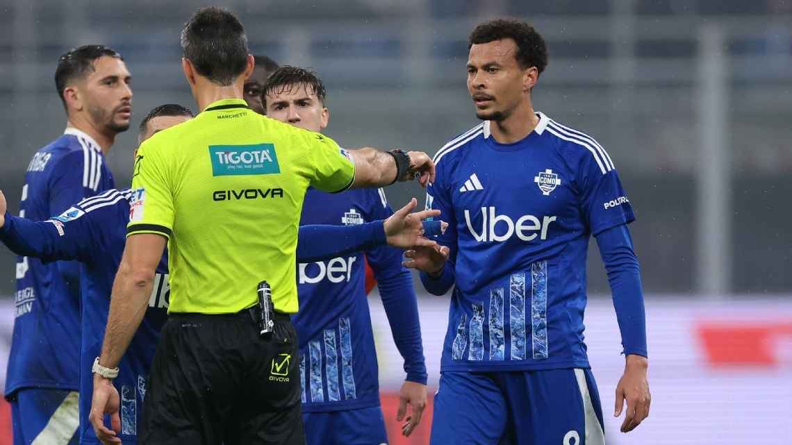 Dele Alli mendapatkan kartu merah dalam debutnya bersama Como yang berlangsung hanya sembilan menit