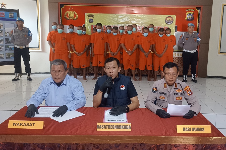 GELAR PERKARA: Jajaran Polresta Jogja menghadirkan tersangka dan barang bukti kasus narkoba di Mapolresta Jogja, Selasa (18/3/2025).