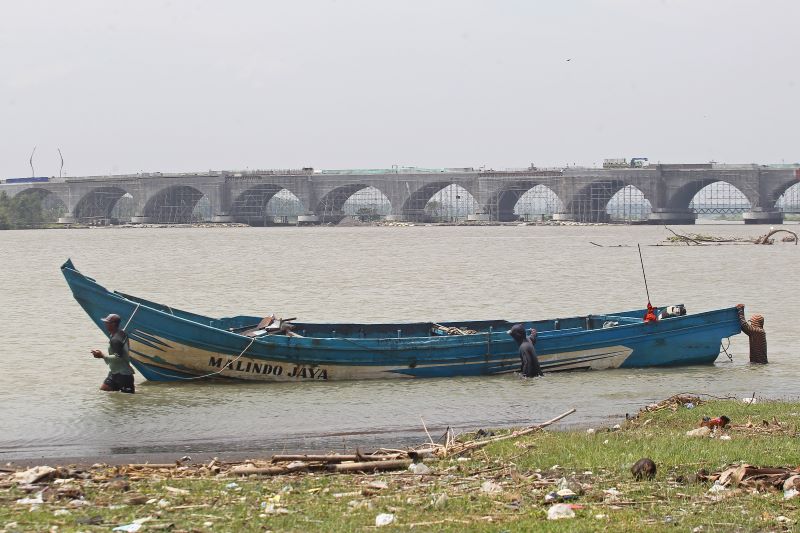 Jembatan Pandansimo yang menghubungkan Kabupaten Bantul dan Kabupaten Kulon Progo. Pembangunannya disebut mencapai 95 persen.