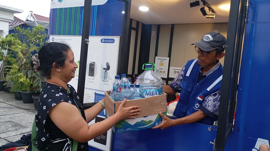 RESMI: Suasana peresmian Waste Station Rekosistem di Toko Buku Gramedia Jalan Jendral Sudirman, Jumat (21/3/2025).